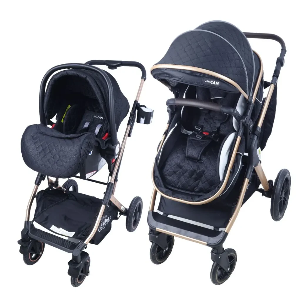 Coche de bebé tipo travel system en color negro con portabebé desmontable