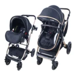 Coche de bebé tipo travel system en color negro con portabebé desmontable