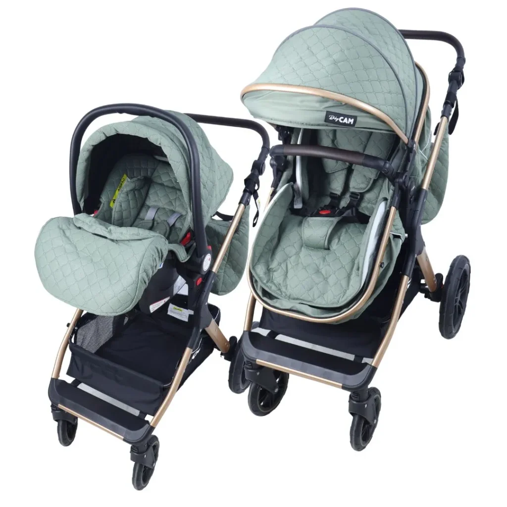 Coche de bebé tipo travel system en color verde con portabebé desmontable