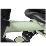Triciclo para bebé Baby Cam color verde con manija de empuje, asiento ergonómico, canastilla y ruedas resistentes para paseos seguros