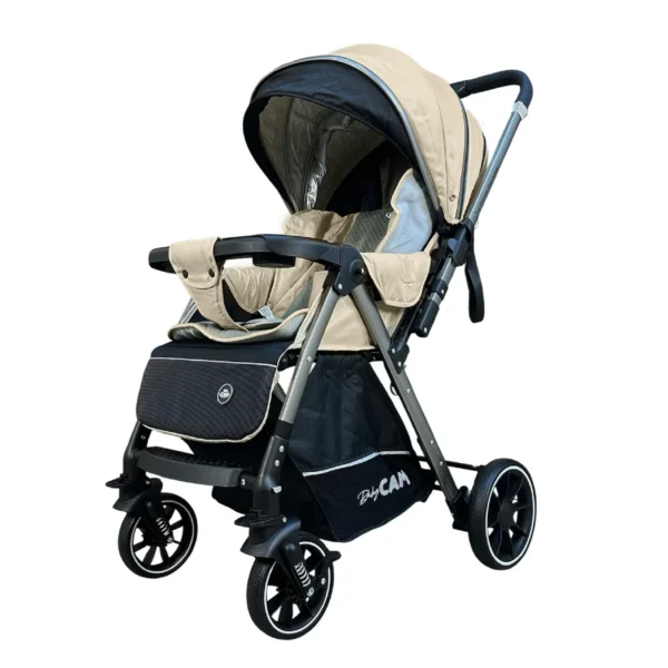 Coche para bebé Beverly Baby Cam color beige con capota amplia, asiento acolchado y ruedas grandes para paseos cómodos y seguros.