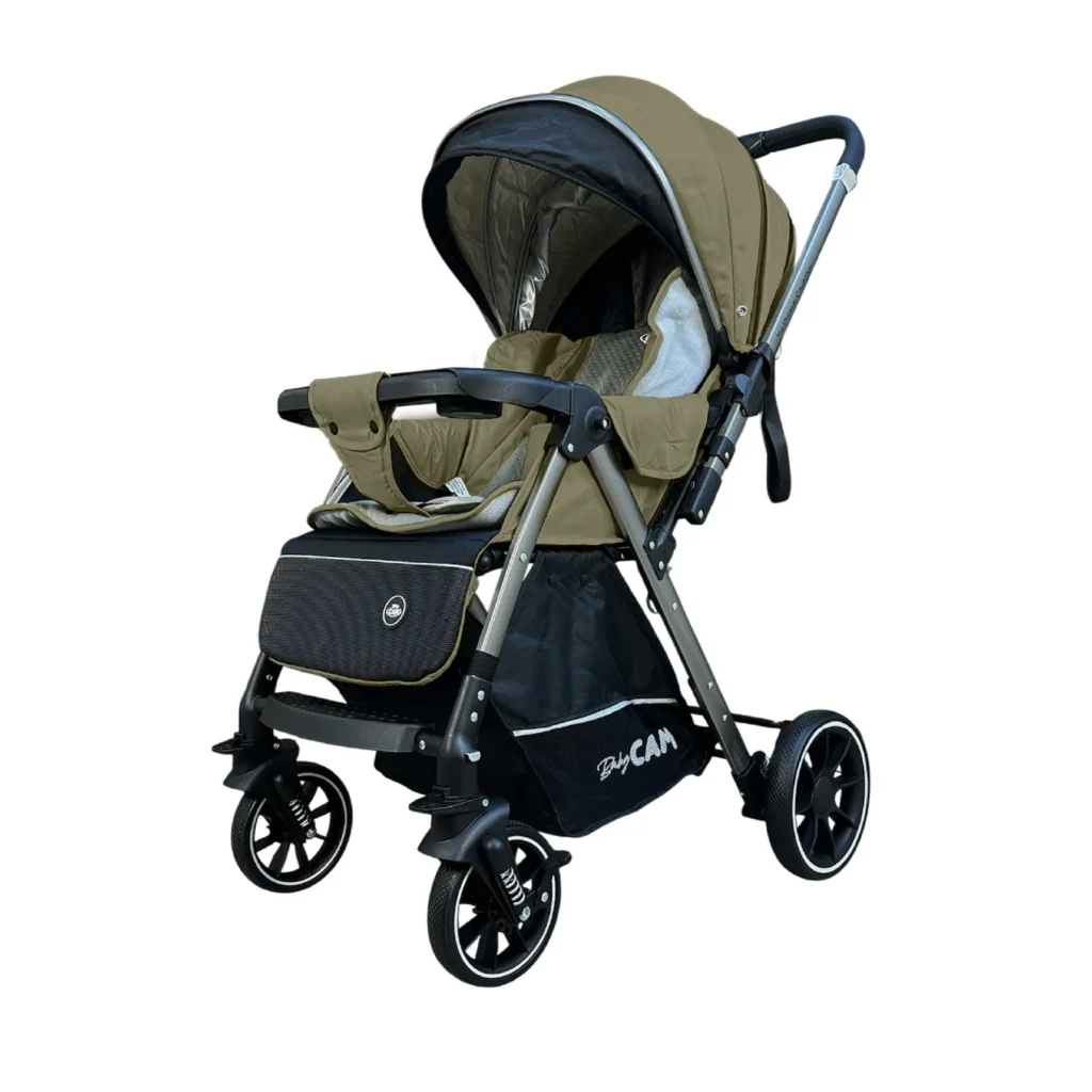 Coche para bebé Beverly Baby Cam color verde con capota amplia, asiento acolchado y ruedas grandes para paseos cómodos y seguros.