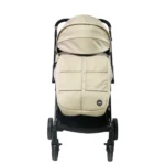 Coche para bebé Génova color beige con capota amplia, asiento acolchado y ruedas estables, ideal para paseos cómodos y seguros