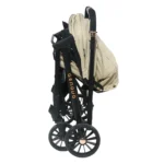 Coche para bebé Génova color beige con capota amplia, asiento acolchado y ruedas estables, ideal para paseos cómodos y seguros