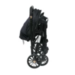 Coche para bebé Génova color negro con capota amplia, asiento acolchado y ruedas estables, ideal para paseos cómodos y seguros