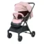 Coche para bebé Génova color rosado con capota amplia, asiento acolchado y ruedas estables, ideal para paseos cómodos y seguros