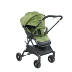 Coche para bebé Génova color verde con capota amplia, asiento acolchado y ruedas estables, ideal para paseos cómodos y seguros