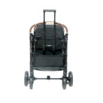 Coche para bebé Marsella color rosado con capota amplia, asiento reclinable y ruedas grandes, ideal para paseos cómodos y seguros