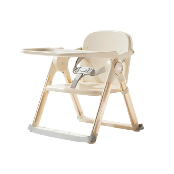 “Silla de comer Sienna Baby Cam color beige con bandeja desmontable, arnés de seguridad y estructura estable para bebé.”