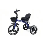 Triciclo para bebé Baby Cam color azul con asiento acolchado, canastilla frontal y ruedas grandes para paseos seguros