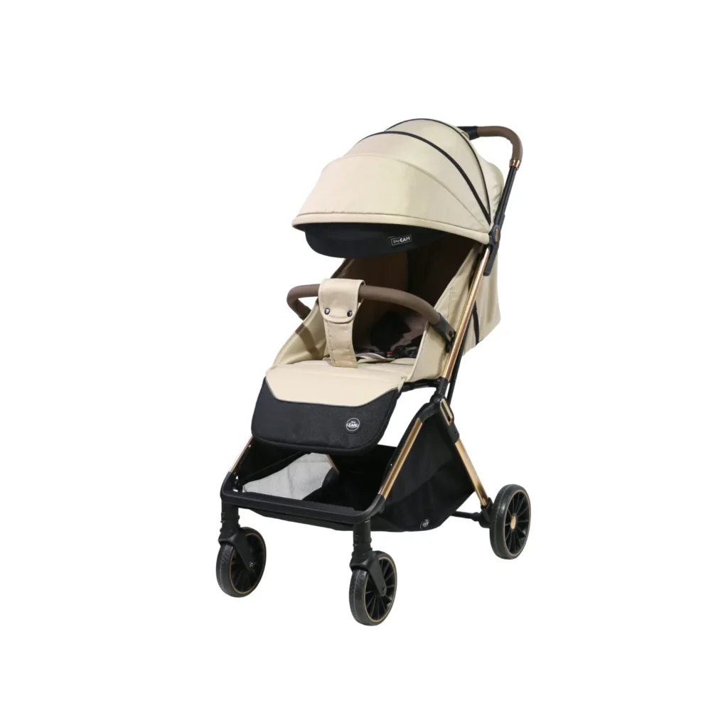 Coche para bebé Denver Baby Cam color beige con capota amplia, asiento acolchado y ruedas giratorias para paseos cómodos y seguros.
