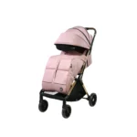 Coche para bebé Denver Baby Cam color rosado con capota amplia, asiento acolchado y ruedas giratorias para paseos cómodos y seguros.