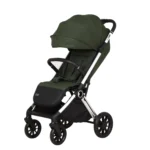 Coche para bebé Kronos Baby Cam color verde con capota amplia, asiento acolchado y ruedas grandes para paseos cómodos y seguros