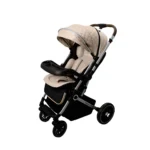 Coche para bebé Tokio New beige con asiento acolchado, bandeja frontal y ruedas giratorias con suspensión para paseos cómodos y seguros.